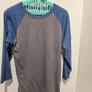Classic Baseball Shirt – Size M – Blue 3/4 Sleeves